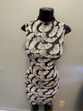 Sleeveless Black & White Patterned Bodycon Dress NWT